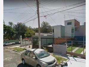 Casa en Venta en Colinas de las Aguilas Zapopan