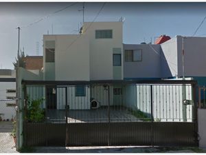 Casa en Venta en Colinas de las Aguilas Zapopan