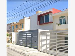 Casa en Venta en Jardines Vallarta Zapopan