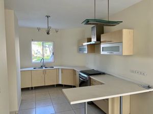 CASA EN VENTA, PRIVADA LA JOYA