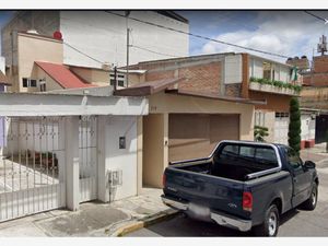 Casa en Venta en Club Jardin Toluca