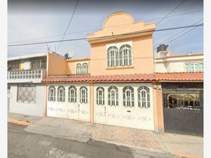 Casa en Venta en Villa de las Flores 1a Sección (Unidad Coacalco) Coacalco de Berriozábal