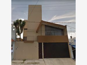 Casa en Venta en Arboledas Sección Fuentes Puebla