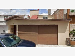 Casa en Venta en Club Jardin Toluca