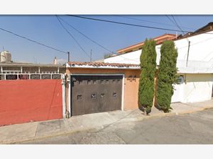 Casa en Venta en Villa de las Flores 1a Sección (Unidad Coacalco) Coacalco de Berriozábal