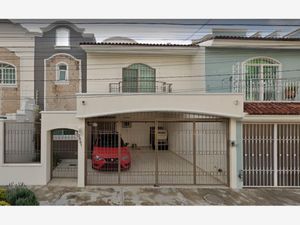 Casa en Venta en Bosques de La Victoria Guadalajara