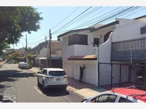 Casa en Venta en Las Aguilas Zapopan