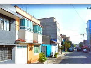 Casa en Venta en Las Aguilas Nezahualcóyotl