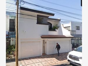 Casa en Venta en Las Aguilas Zapopan