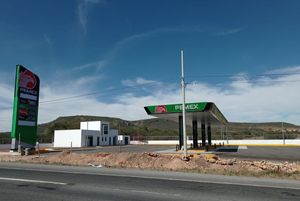 VENTA DE ESTACION DE SERVICIO DE PEMEX A 10 MINUTOS DE LA PEÑA DE BERNAL