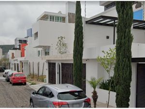 Casa en Venta en Colinas del Cimatario Querétaro