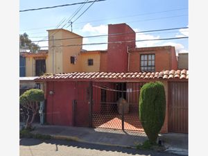 Casa en Venta en Dr. Jorge Jiménez Cantú Metepec