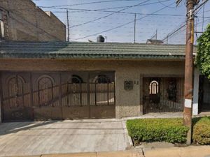 Casa en Venta en Bosques de Aragon Nezahualcóyotl