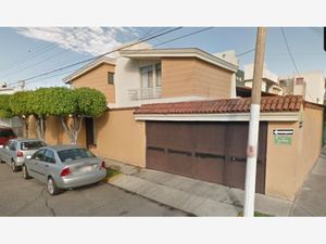 Casa en Venta en La Calma Zapopan