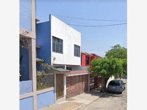 Casa en Venta en Jardines de La Cruz 1a. Sección Guadalajara