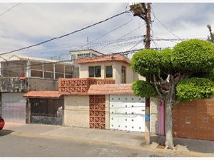 Casa en Venta en Bosques de Aragon Nezahualcóyotl