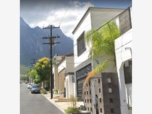 Casa en Venta en Bosques de las Cumbres Monterrey