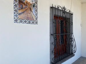 CASA EN VENTA CENTRICA JUNTO A LOS BERROS