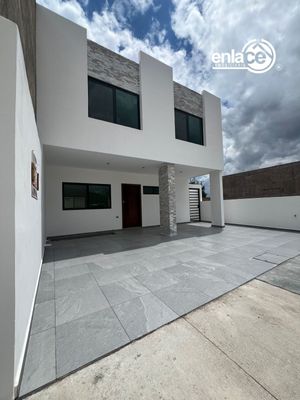 Casa en venta en Las Calzadas frente área verde