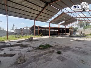 Renta bodega, oficina y terreno en Blvd Armando del Castillo .