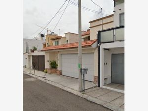 Casa en Venta en Colinas del Cimatario Querétaro