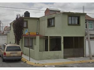 Casa en Venta en Villas Santín Toluca