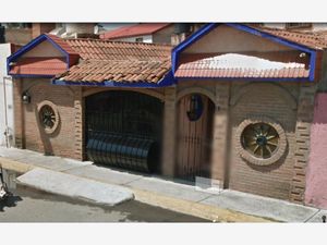 Casa en Venta en Jesus Jimenez Gallardo Metepec