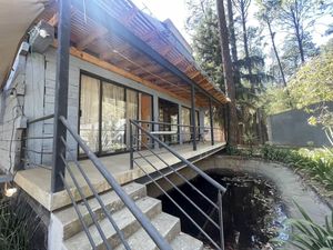 CASA EN RENTA EN VALLE DE BRAVO, BOSQUE.