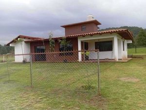 CASA EN RENTA EN ACATITLÁN CERCA DE LA UMA