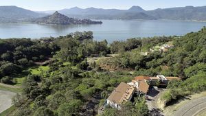 CASAS Y TERRENOS EN EL SANTUARIO DE VALLE DE BRAVO