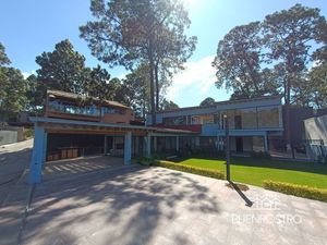 CASA AZUL EN CONDOMINIO EN AVÁNDARO CON VISTA AL LAGO