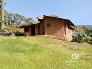 CABAÑA EN CIRCUITO AVÁNDARO, VALLE DE BRAVO