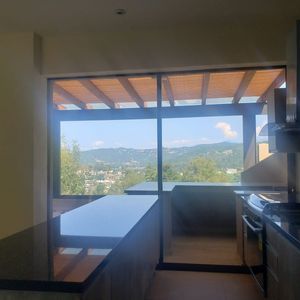 CASA EN CONDOMINIO CON VISTA AL PUEBLO DE VALLE DE BRAVO