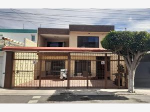 Casa en Venta en Jardines de la Hacienda Querétaro