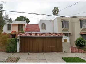 Casa en Venta en Del Fresno 1a. Sección Guadalajara