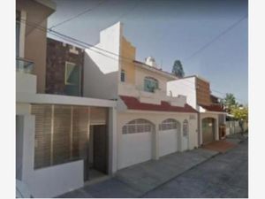 Casa en Venta en Jardines de Mocambo Boca del Río