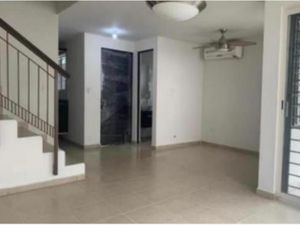 Casa en Venta en Bosques de las Cumbres Monterrey