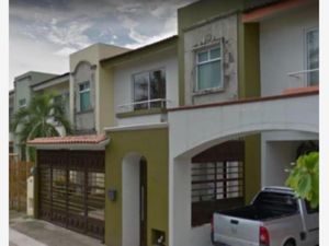 Casa en Venta en Residencial Fluvial Vallarta Puerto Vallarta