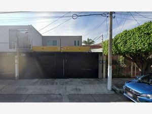 Casa en Venta en La Calma Zapopan