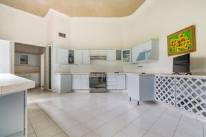 CASA EN VENTA EN CALLE CERRADA EN LOMAS DE VISTAHERMOSA, CON JARDIN