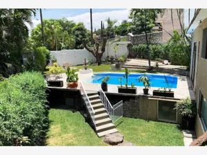 Casa en Venta en Palmira Tinguindin Cuernavaca