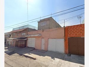 Casa en Venta en Viveros de Xalostoc Ecatepec de Morelos