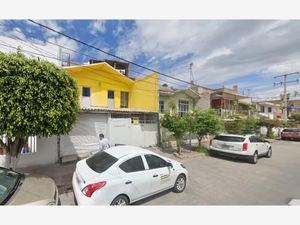 Casa en Venta en La Carmona León