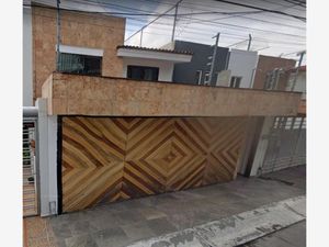 Casa en Venta en La Aurora Zapopan