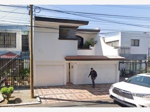 Casa en Venta en Las Aguilas Zapopan