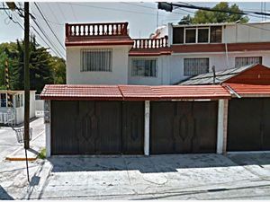 Casa en Venta en Anexo Jardines de San Mateo Naucalpan de Juárez