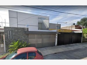 Casa en Venta en La Calma Zapopan