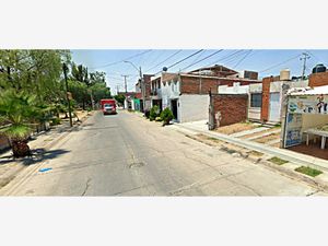 Casa en Venta en Jardines de Echeveste León