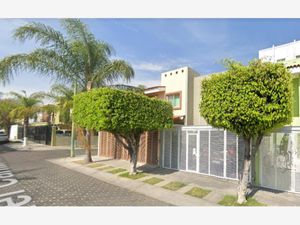 Casa en Venta en Real de Valdepeñas Zapopan