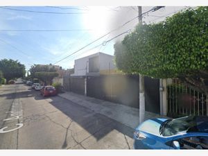 Casa en Venta en La Calma Zapopan